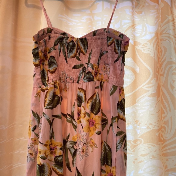 •BAND OF GYPSIES• PINK FLORAL ROMPER SIZE MED SPAGHETTI STRAPS BUILT IN BRA - Picture 4 of 7